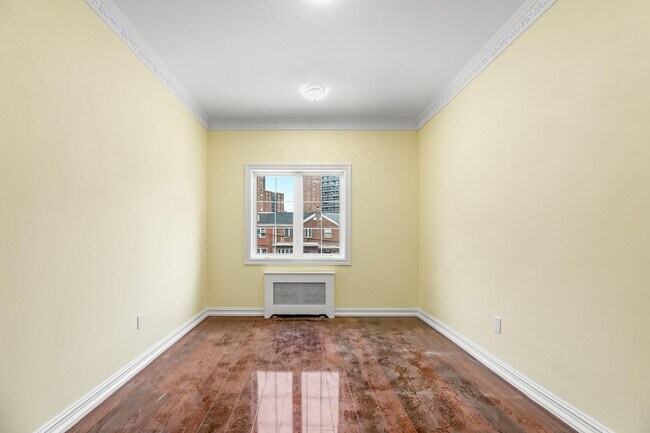 Foto del edificio - 97-32-97-63 63rd Dr
