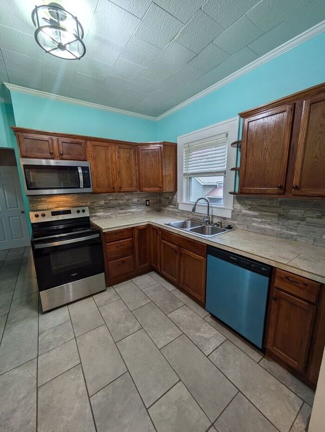 Building Photo - 3BD2BA Home in Newton