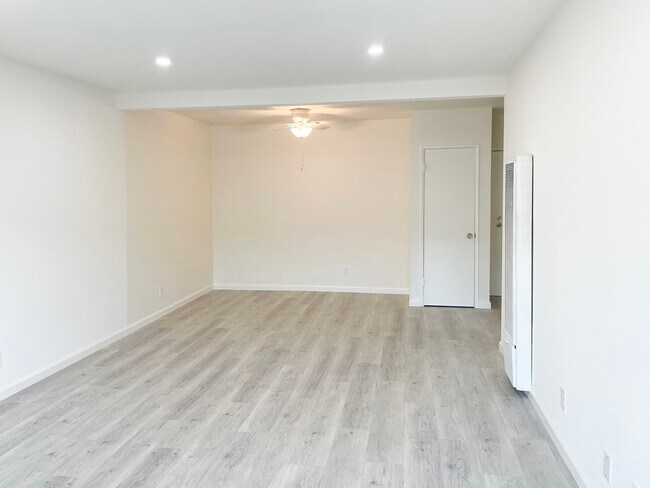 Building Photo - 409 Burchett St