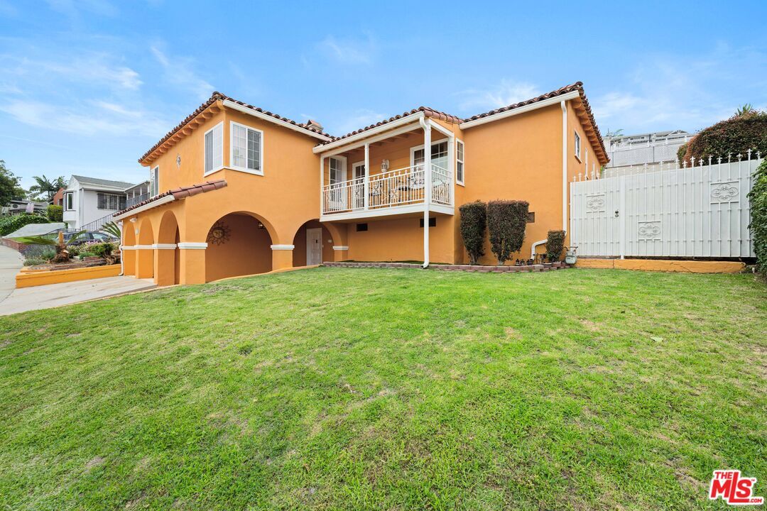 Primary Photo - 3715 Homeland Dr