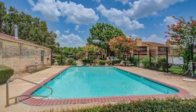 Building Photo - 10555 Turtlewood Ct