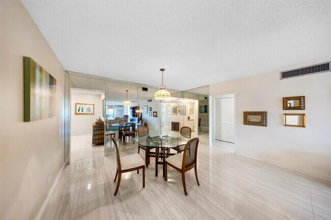 Foto del edificio - 800 Cypress Grove Dr