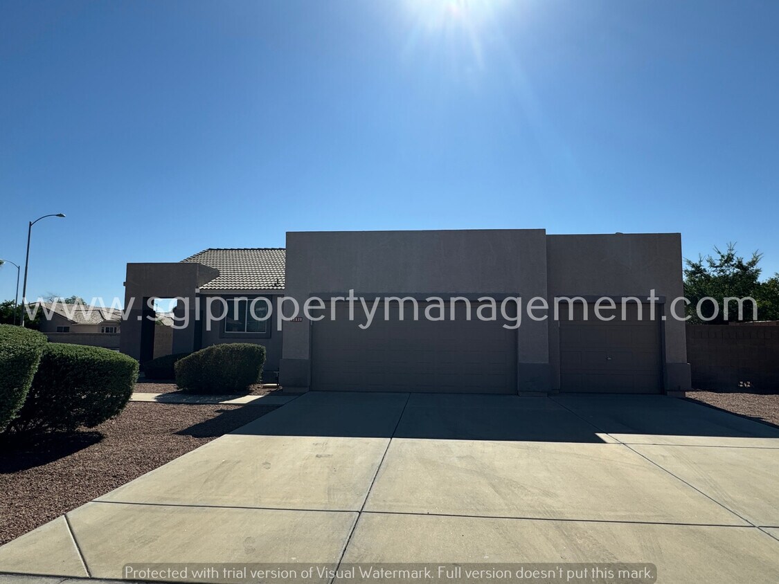 Primary Photo - Stunning property with private pool
