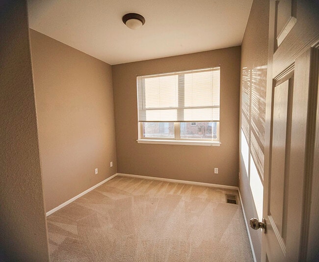 Building Photo - 5498 Zephyr Ct