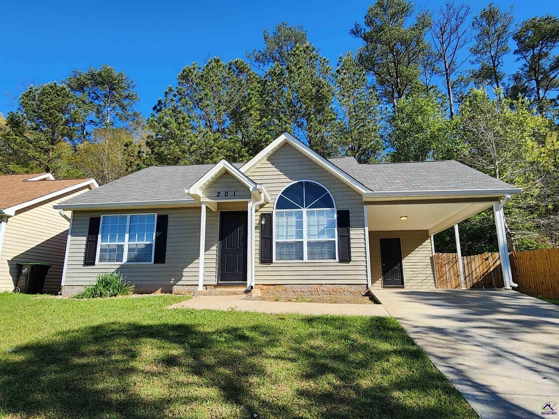 Foto principal - 201 Millside Dr