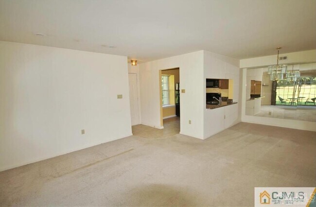 Foto del edificio - 1503 Commons at Kingswood Dr