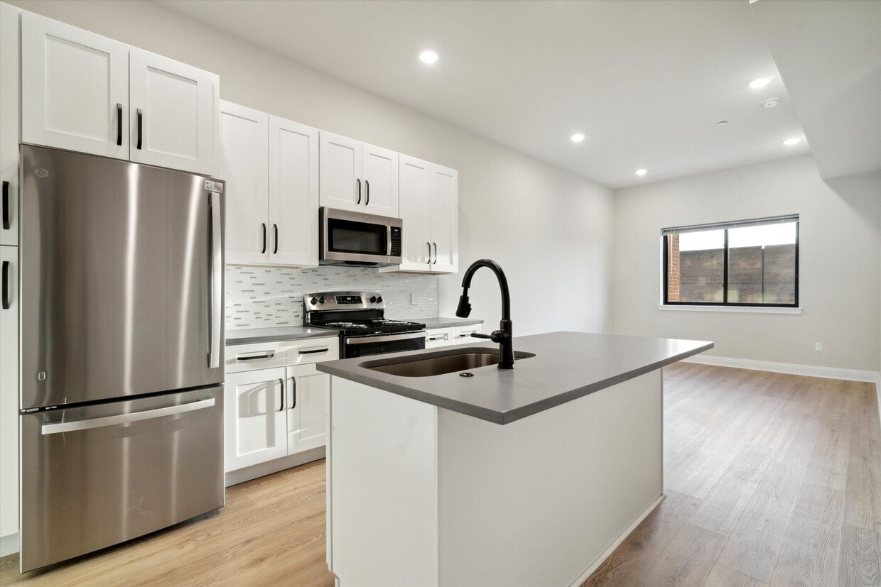 Foto principal - 2157 E Lehigh Ave