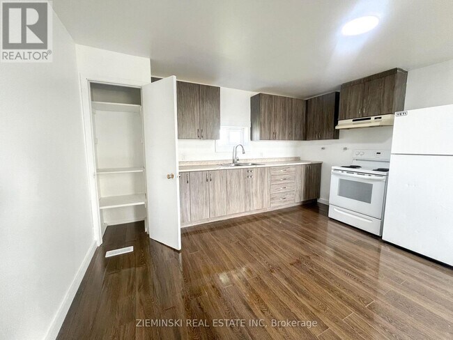 Photo du bâtiment - B - 310 NINTH AVENUE