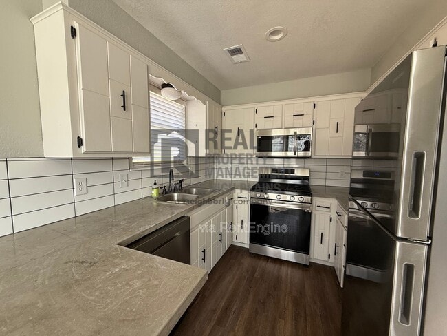 Foto del edificio - 6212 Rutgers St