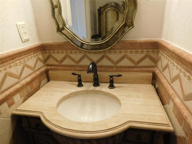 Foto del edificio - 2324 Woodland Park Dr