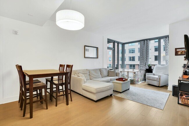 Building Photo - 9 Ave at Port Imperial
