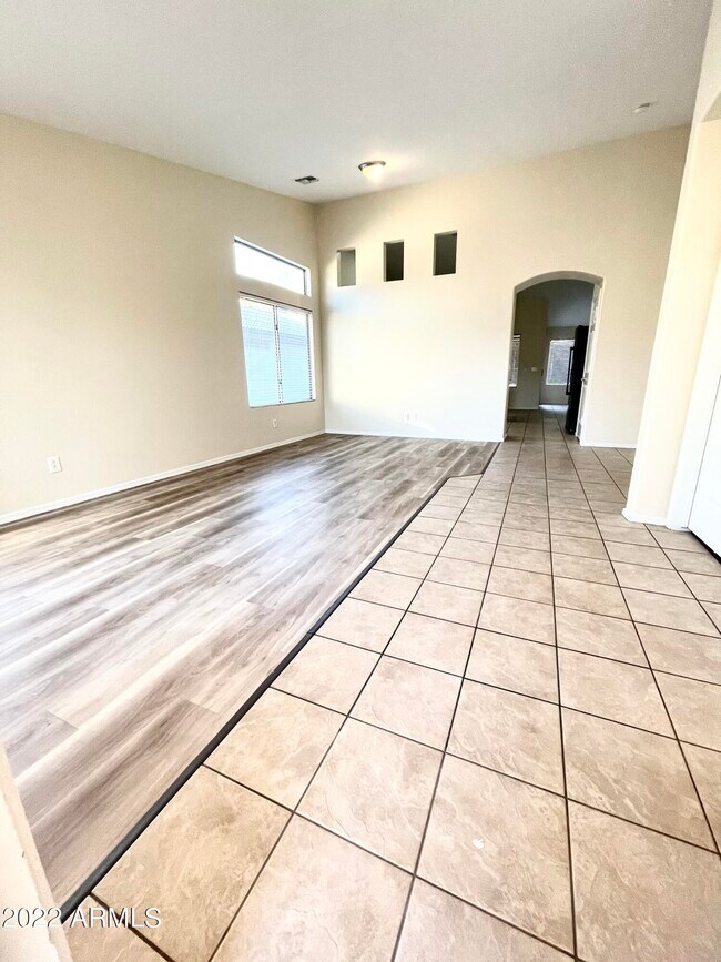 Foto del edificio - 13622 W Peck Ct