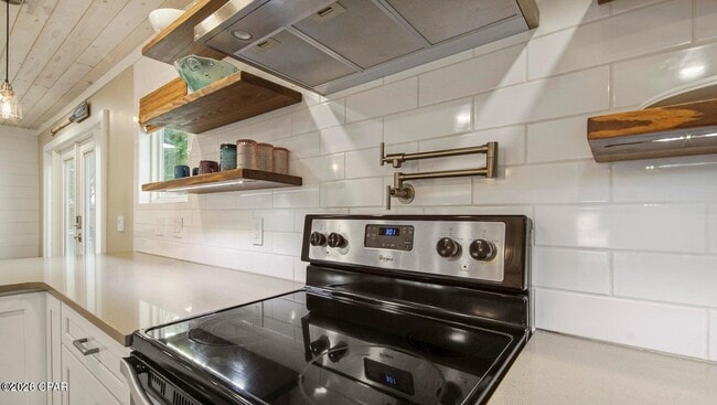Building Photo - 307 Dolphin Dr