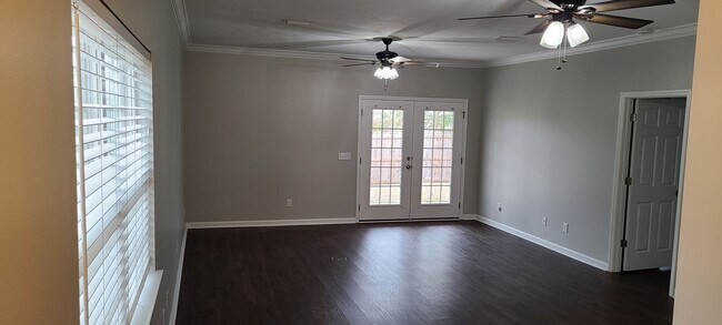 Foto del edificio - 810 E 24th St