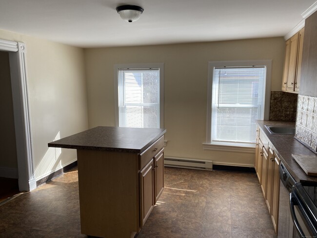 Building Photo - 58 Georgiana St