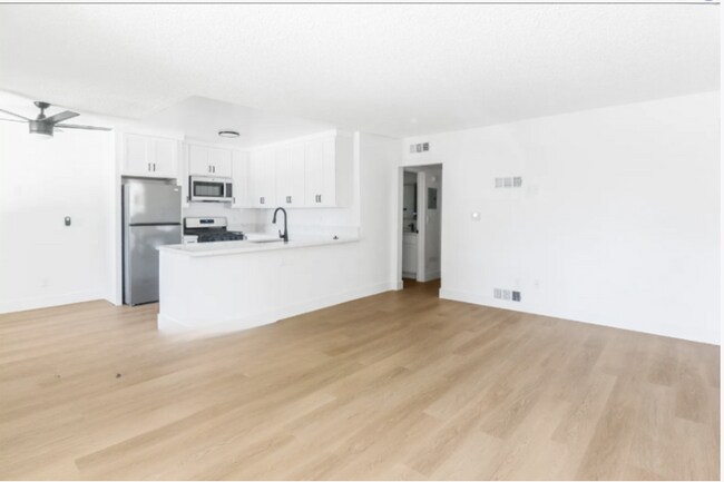 Foto del edificio - 13922 Sayre St