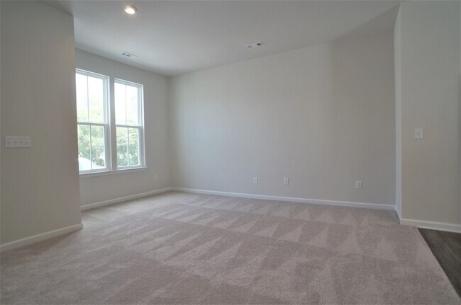 Foto del edificio - 4316 Summercrest Blvd