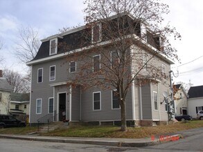 Building Photo - 14 Forest St