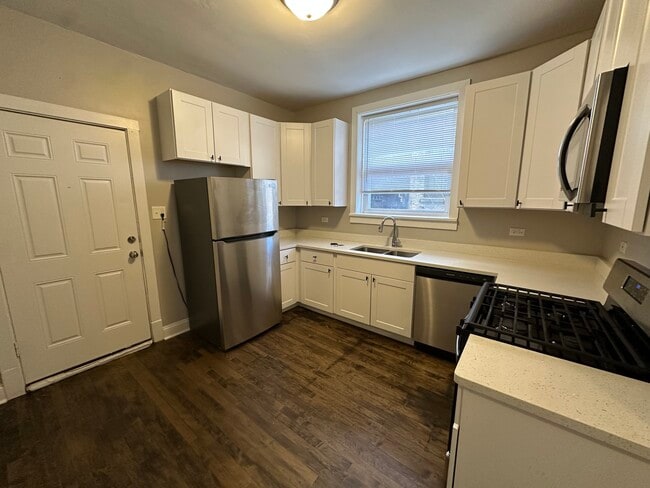 Foto del edificio - 6343 N Claremont Ave