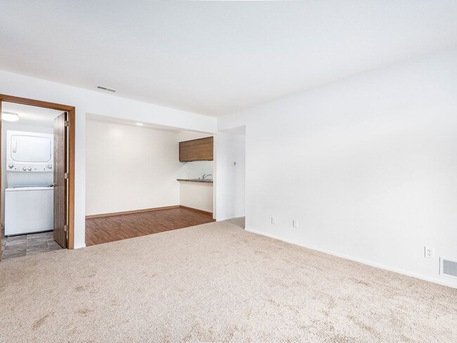 Building Photo - Tanglewood Apartments