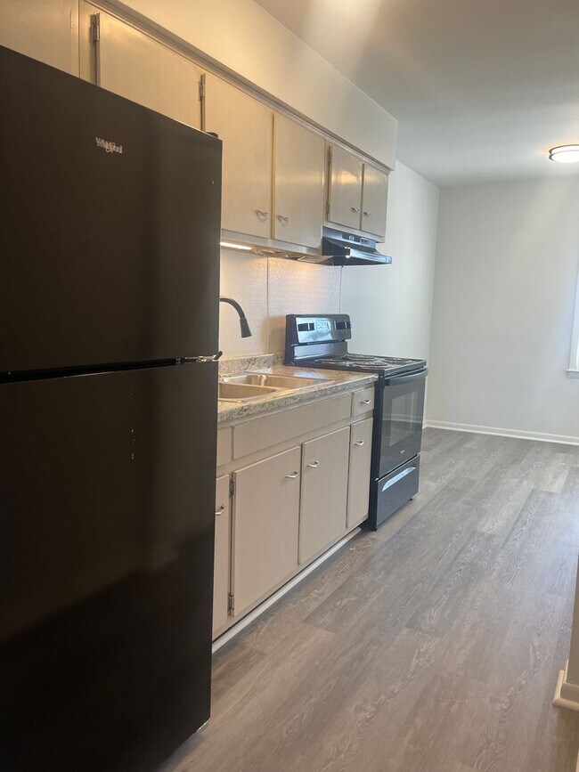 Foto del edificio - 6491 Carefree Ln