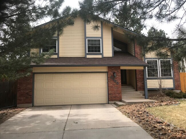 Building Photo - Mountain Shadows 3 Bedroom home with extra...