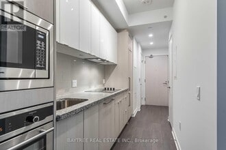 Building Photo - 115 Blue Jays Way