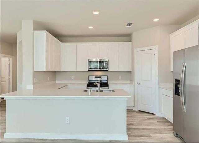Foto del edificio - 1324 Creekbank Dr