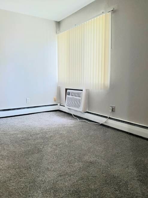 Building Photo - 406 Burbank Dr