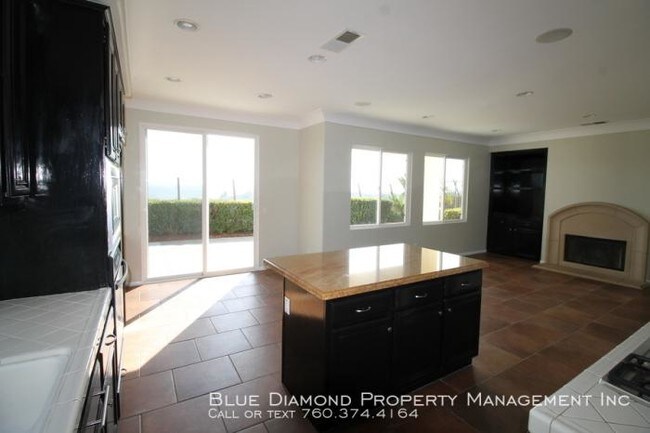 Building Photo - 5 bedroom in Carlsbad CA 92010