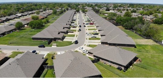 Foto principal - 112-130 Ashley Dr