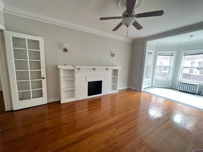 Foto del edificio - 833 W Cornelia Ave