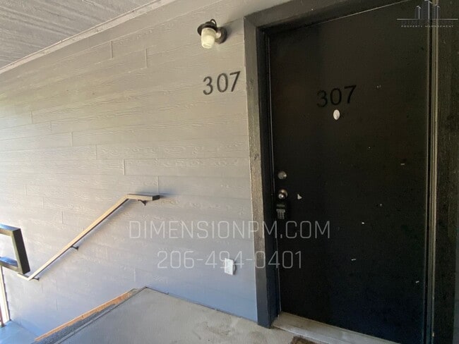 Interior Photo - 3903 S Tyler St