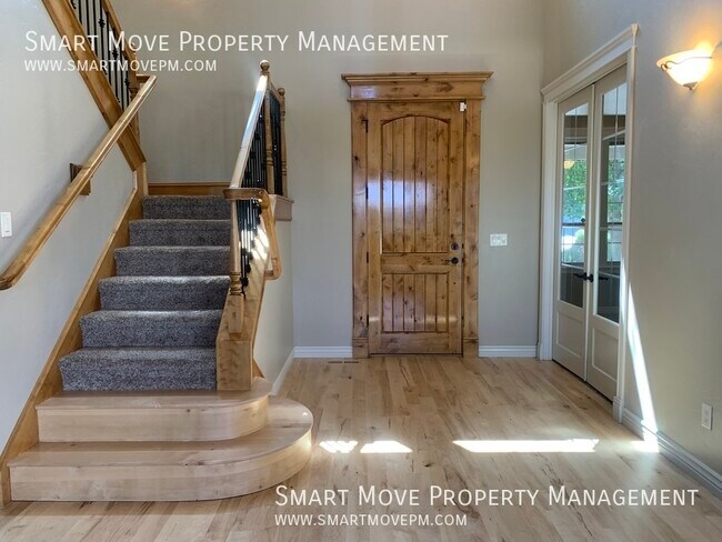 Building Photo - Stunning Modern 4 bd + Office In Prime Mer...