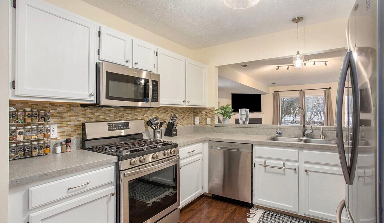 Primary Photo - Charming 3-bed, 2.5-bath Condo for Rent!