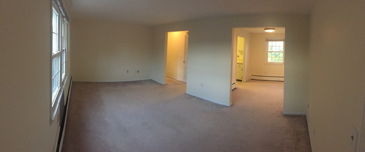 Foto principal - 41 Brewster Rd