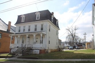 Building Photo - 18 W High St
