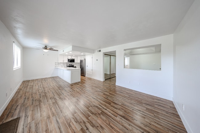 Building Photo - 18811 N 19th Ave