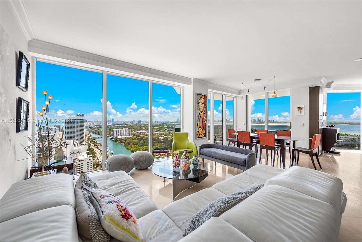 Primary Photo - 4775 Collins Ave