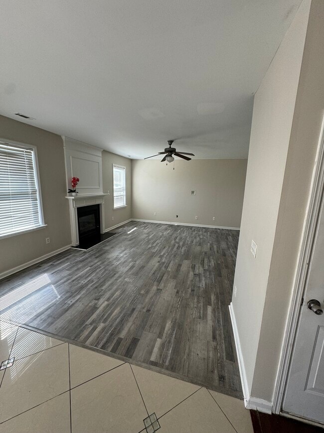 Building Photo - 77 Stallion Way