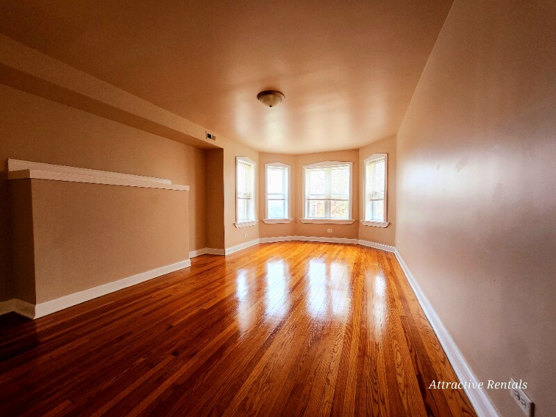 Foto principal - 4828 W Adams St