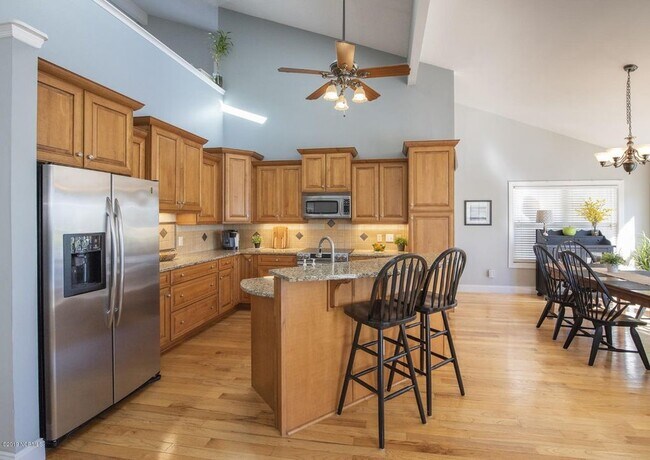 Foto del edificio - 3125 Lakeside Commons Dr SE