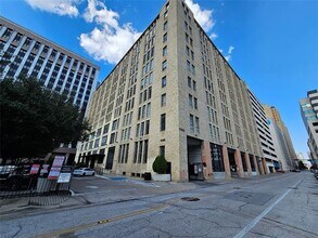 Building Photo - 1122 Jackson St