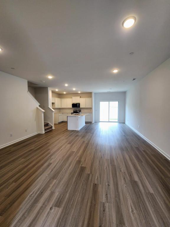 Foto del edificio - 7120 Mapleside Ln