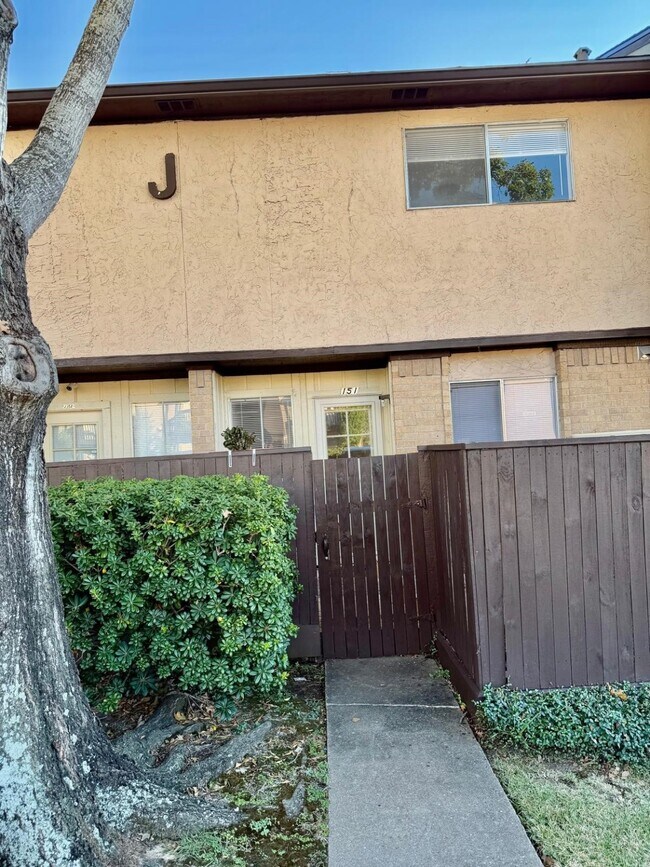 Building Photo - 1500 Bay Area Blvd