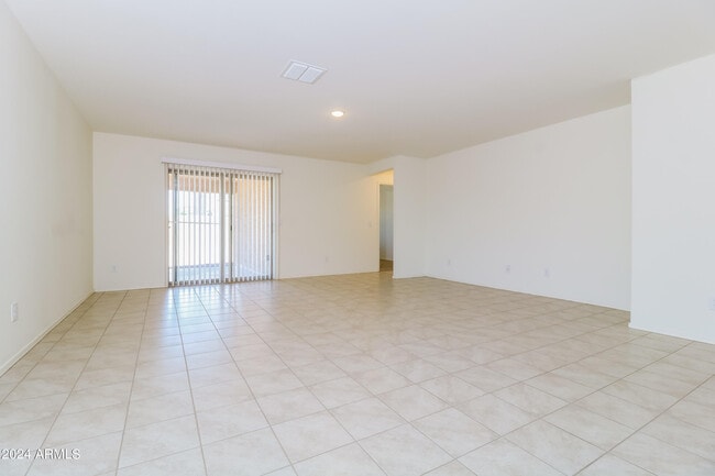 Building Photo - 8764 S 253rd Ave