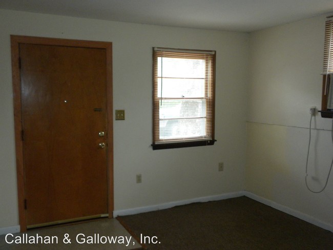 Building Photo - 3201 Martha Dr