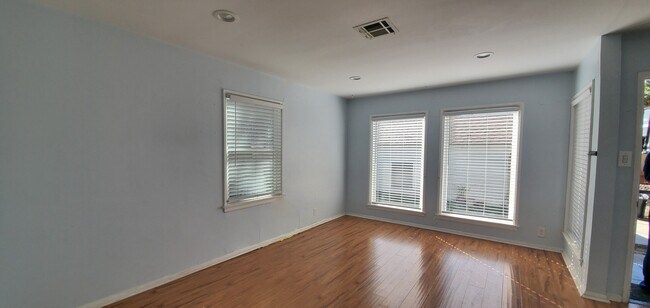 Foto del edificio - 339 Hawthorne St