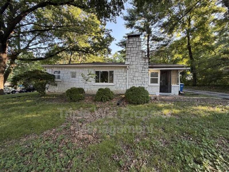 Photo - 1911 REDMAN RD