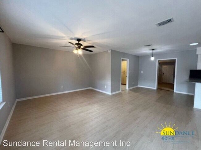 Building Photo - 4 br, 2 bath House - 181 W. North Ave